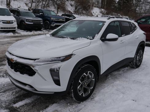 New 2026 Chevrolet Trax LT w/ Driver Confidence Package image 4