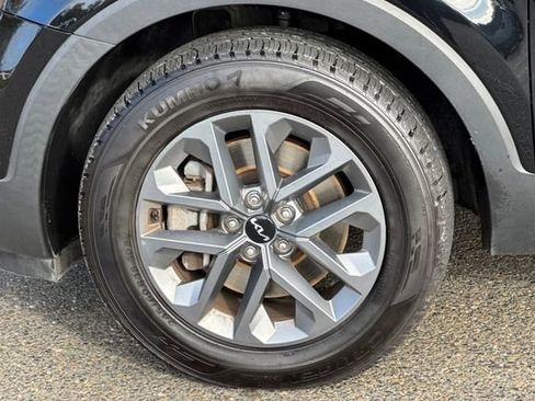 Used 2024 Kia Telluride LX image 47