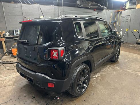 Used 2017 Jeep Renegade Altitude image 5