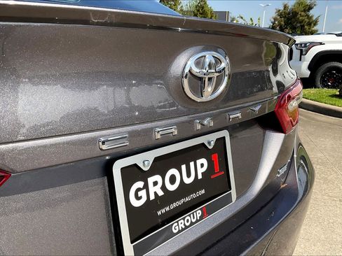 Used 2020 Toyota Camry SE image 28