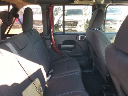 Used 2021 Jeep Wrangler Unlimited Islander image 32