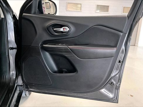 Used 2014 Jeep Cherokee Trailhawk w/ Comfort/Convenience Group image 26