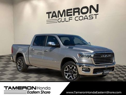 Used 2025 RAM 1500 Laramie AWD/4WD image 1