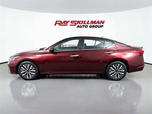 Used 2023 Nissan Altima 2.5 SV image 4