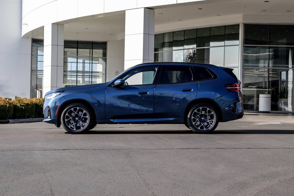 Used 2026 BMW X3 xDrive30i w/ Premium Package AWD/4WD image 2