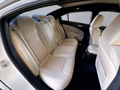 Used 2011 Dodge Charger SE RWD image 21
