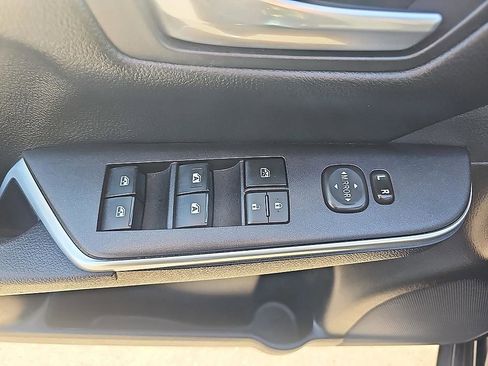 Used 2016 Toyota Camry LE image 11