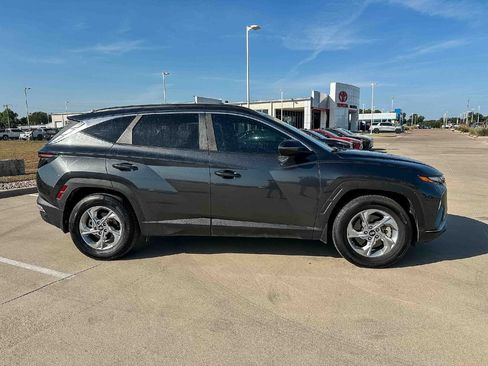 Used 2023 Hyundai Tucson SEL FWD image 2