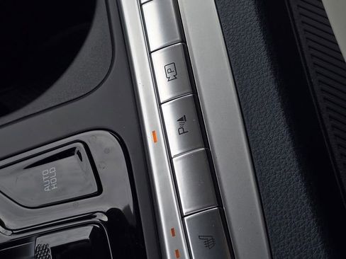New 2026 Kia Carnival EX FWD image 19