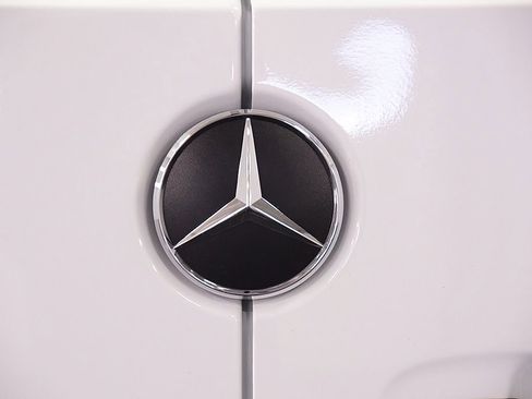 Used 2025 Mercedes-Benz Sprinter 2500 image 12