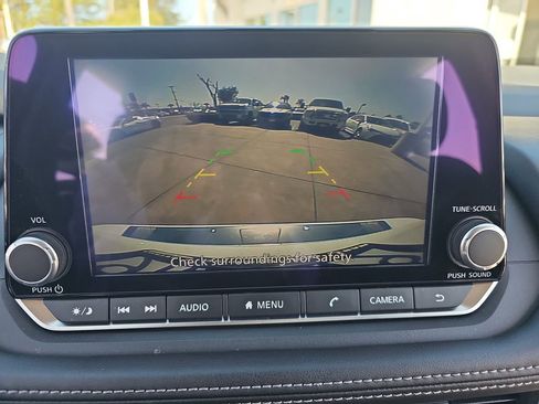 Used 2024 Nissan Rogue SV image 22