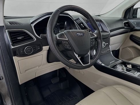 Used 2019 Ford Edge Titanium w/ Cold Weather Package AWD/4WD image 9