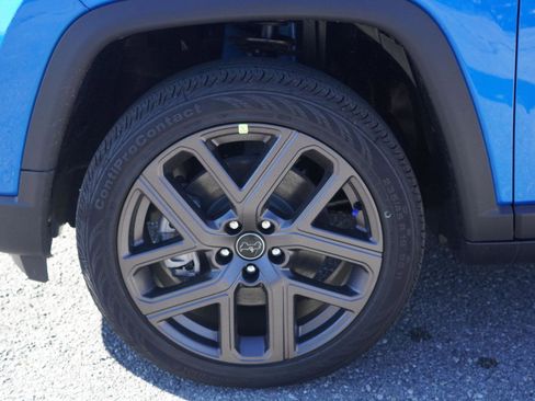 New 2026 Jeep Compass Limited image 24