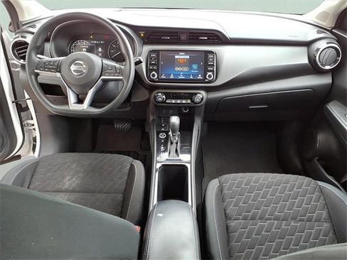 Used 2021 Nissan Kicks SV image 22