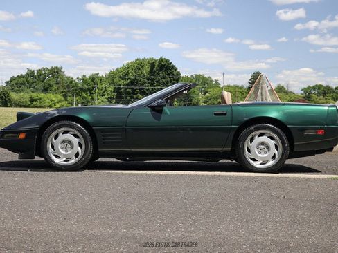 Used 1992 Chevrolet Corvette Convertible RWD image 3