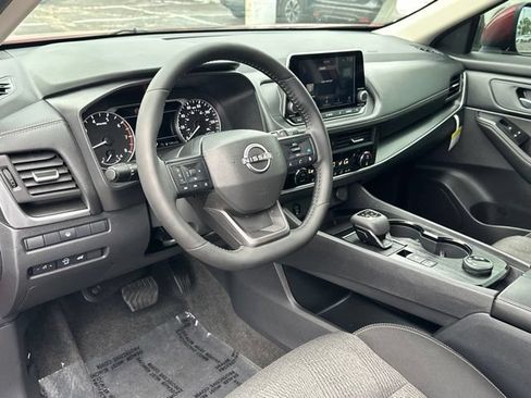 Certified 2026 Nissan Rogue SV AWD/4WD image 31