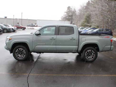 Used 2022 Toyota Tacoma TRD Sport AWD/4WD image 5