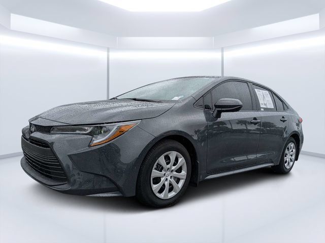 Used 2026 Toyota Corolla LE FWD image 7