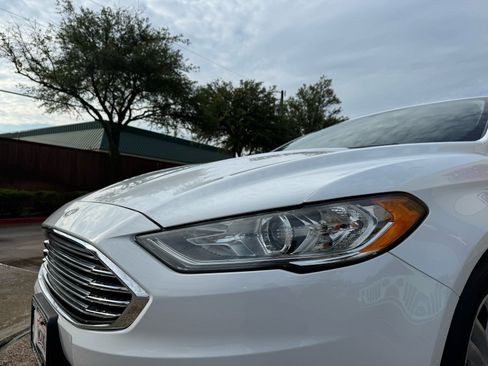 Used 2018 Ford Fusion S FWD image 4