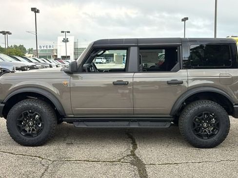 New 2026 Ford Bronco Badlands AWD/4WD image 4
