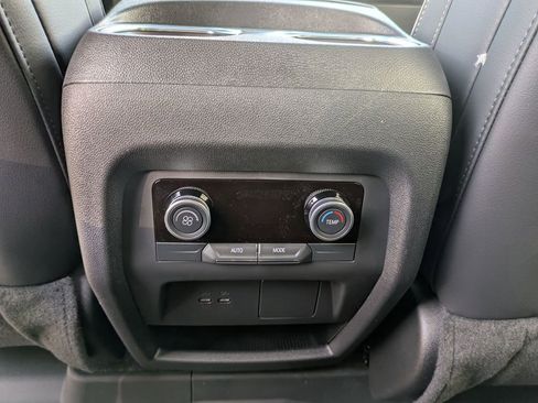 New 2025 Buick Enclave Sport Touring w/ LPO, Floor Liner Package AWD/4WD image 11