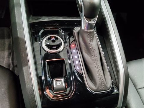 Used 2024 Chevrolet Colorado LT w/ LT Convenience Package III image 29