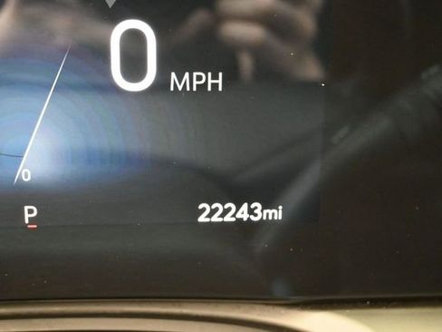 Used 2025 Buick Encore GX Preferred AWD/4WD image 15