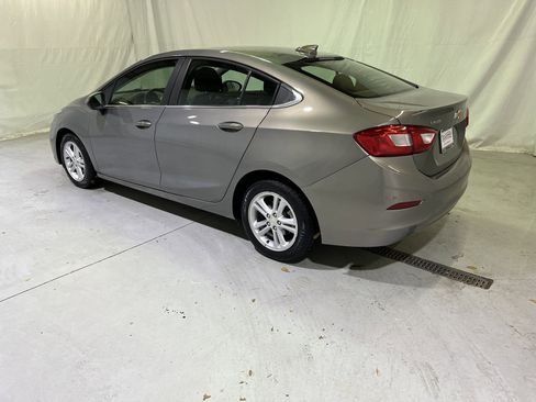 Used 2018 Chevrolet Cruze LT image 8