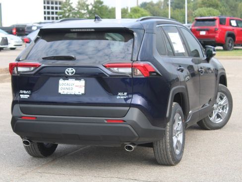 New 2025 Toyota RAV4 XLE image 33