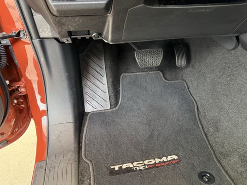 Certified 2025 Toyota Tacoma PreRunner image 31