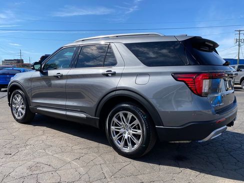 Used 2025 Ford Explorer Platinum AWD/4WD image 8