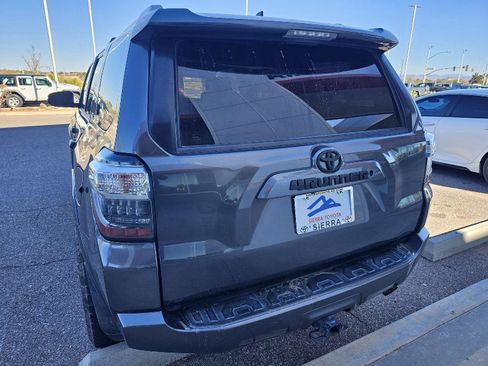 Used 2018 Toyota 4Runner SR5 Premium image 11