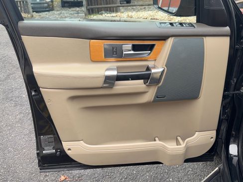 Used 2016 Land Rover LR4 HSE Silver Edition image 13