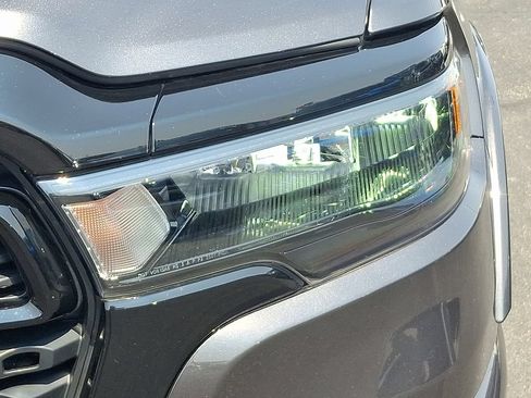 Used 2025 RAM 1500 Big Horn AWD/4WD image 9