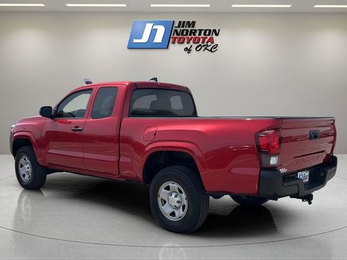 Used 2022 Toyota Tacoma SR RWD image 7