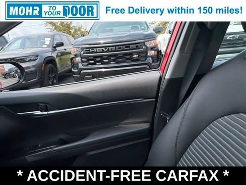 Used 2020 Toyota Camry SE w/ Convenience Package FWD image 32