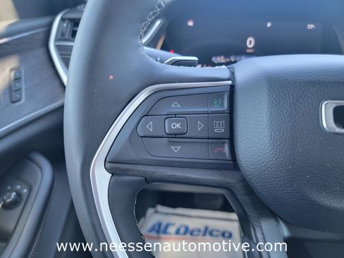 Used 2024 Jeep Grand Cherokee L Limited w/ Luxury Tech Group II image 20