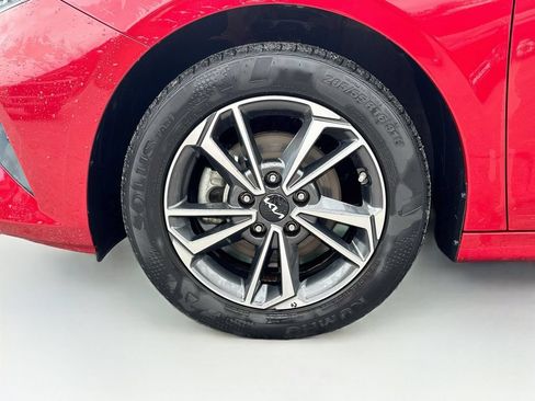 Certified 2024 Kia Forte LXS w/ LXS Technology Package FWD image 28