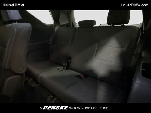 Used 2025 Chevrolet Traverse LT w/ Midnight/Sport Edition FWD image 13