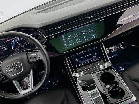 Used 2022 Audi Q8 Premium Plus w/ Premium Plus Package AWD/4WD image 20