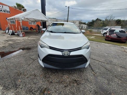 Used 2017 Toyota Corolla LE image 2