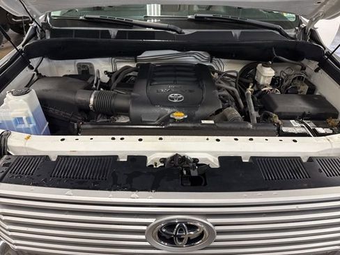 Used 2017 Toyota Tundra Limited w/ Limited Premium Package AWD/4WD image 31