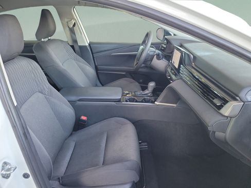 Used 2025 Toyota Camry LE FWD image 31