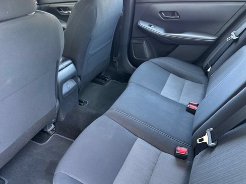 Used 2024 Nissan Sentra SV FWD image 12