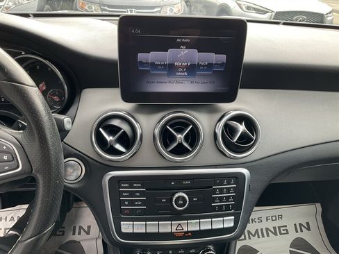 Used 2018 Mercedes-Benz GLA 250 4MATIC image 30