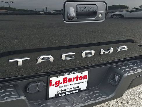 Used 2023 Toyota Tacoma SR AWD/4WD image 30