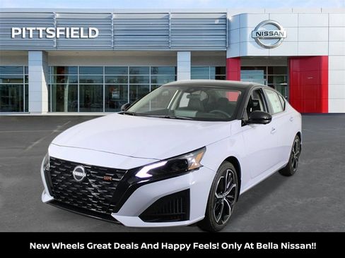 New 2026 Nissan Altima 2.5 SR w/ SR Premium Package FWD image 8