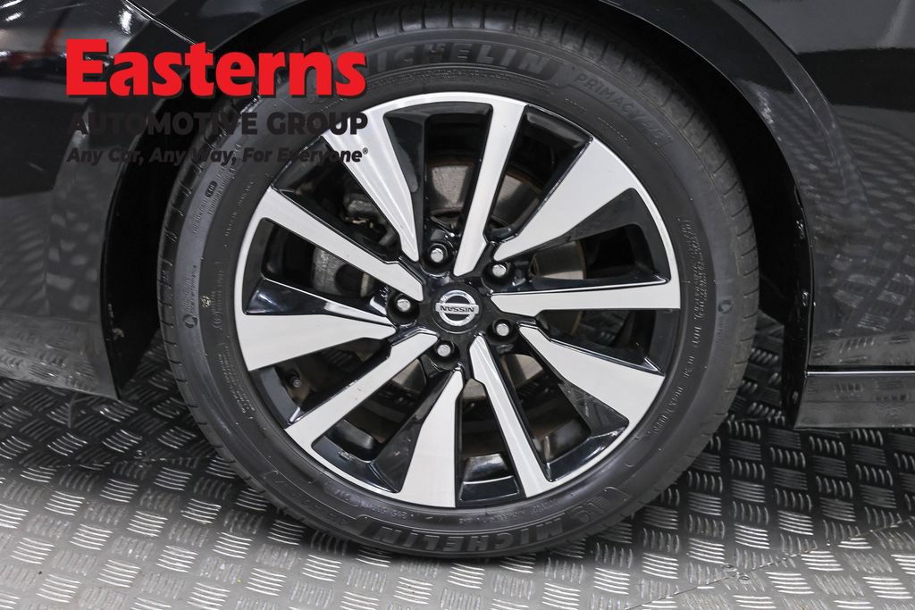 Used 2023 Nissan Sentra SV w/ SV Premium Package FWD image 33