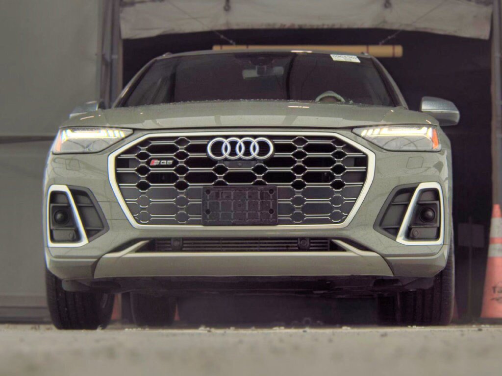 Used 2023 Audi SQ5 Prestige w/ Prestige Package AWD/4WD image 8