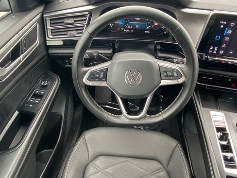 Certified 2024 Volkswagen Atlas Cross Sport SE AWD/4WD image 7